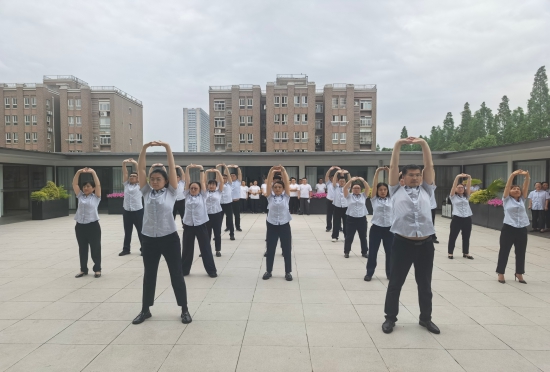 八段锦比赛现场(杨林鑫摄).jpg